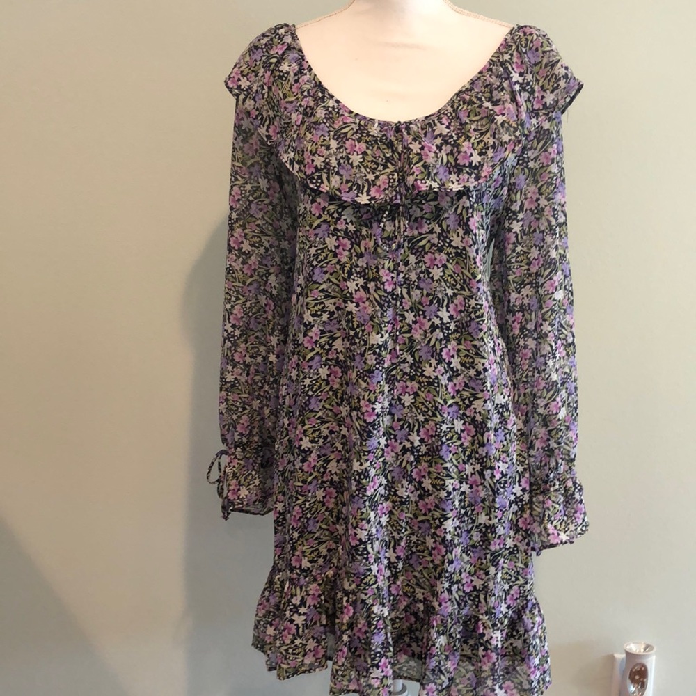EMMA & MICHELE Pull over flowery dress size large, new with tags